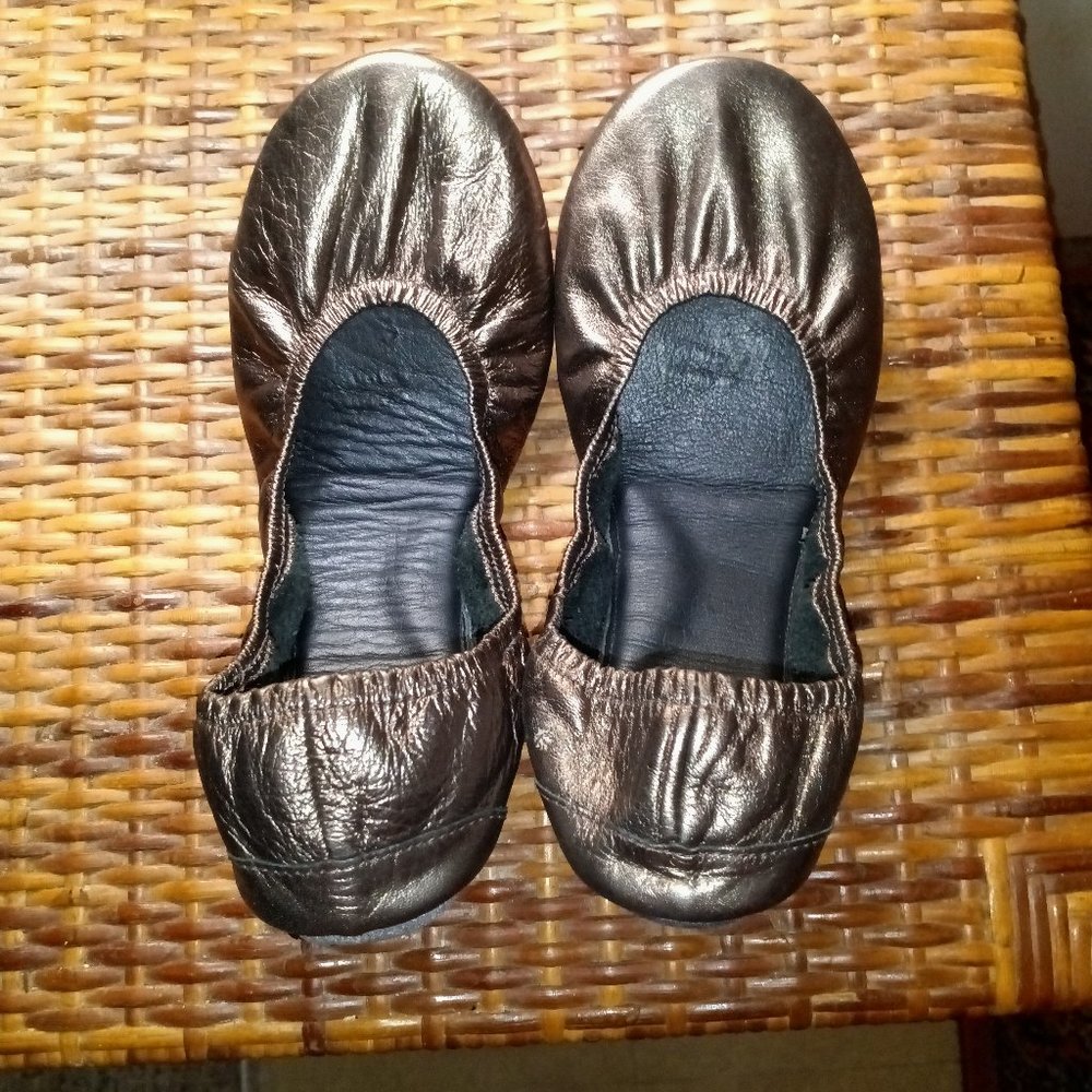 SUE LONDON LEATHER BALLET FLATS WITH TRAVEL POUCH